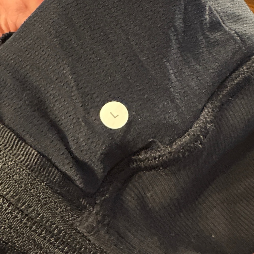 🎉Lululemon Athletica Men’s Black Zip-Up Jacket! - Picture 5 of 5